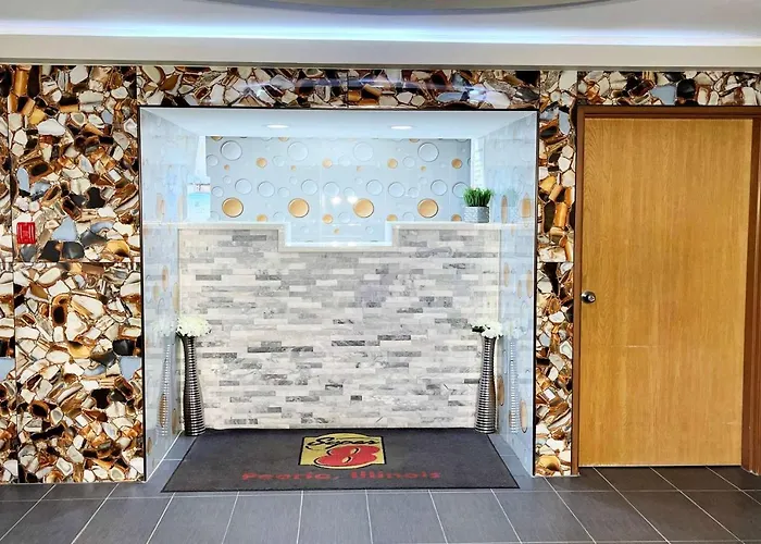 Super 8 By Wyndham Peoria